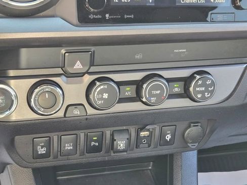 Used 2019 Toyota Tacoma TRD Sport w/ Technology Package image 23