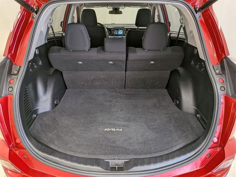 Used 2016 Toyota RAV4 XLE image 32
