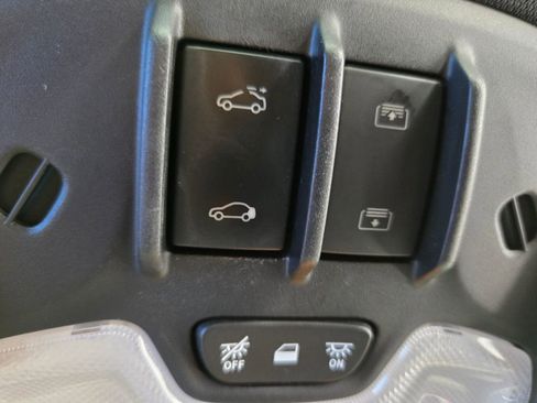 Used 2021 Chevrolet TrailBlazer RS w/ Sun and Liftgate Package image 48