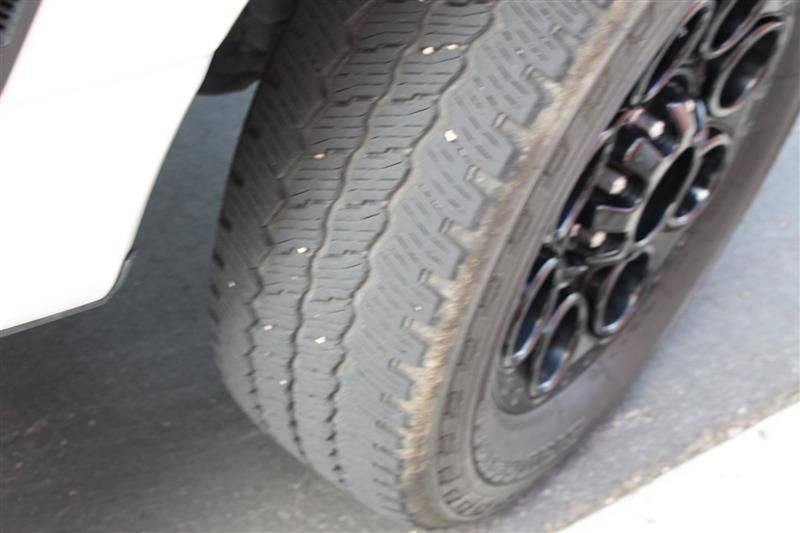 Used 2023 Ford F350 Lariat w/ FX4 Off-Road Package AWD/4WD image 31