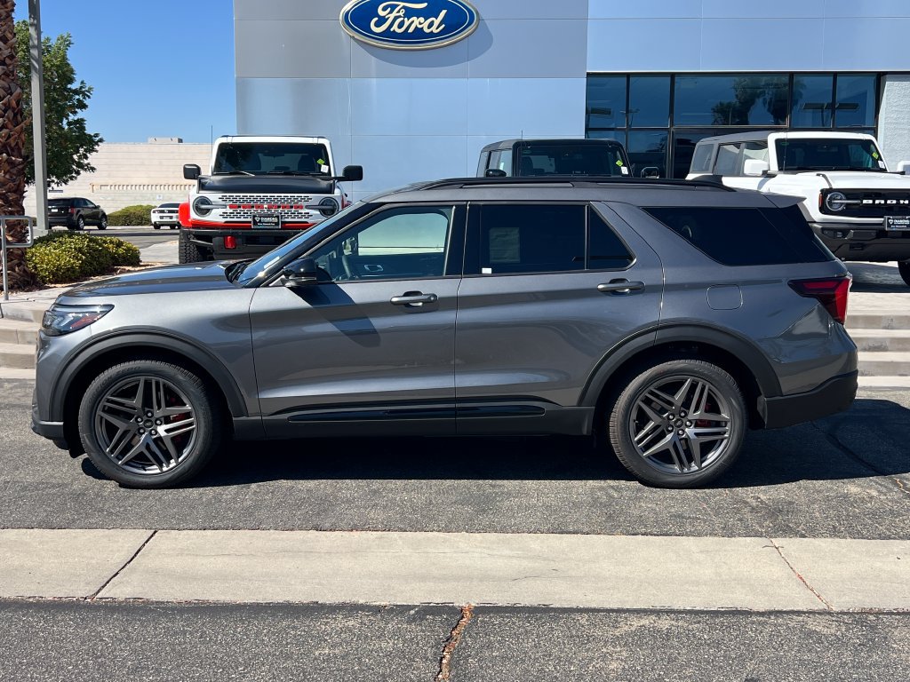 New 2026 Ford Explorer ST AWD/4WD image 3