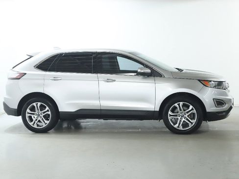 Used 2018 Ford Edge Titanium image 11