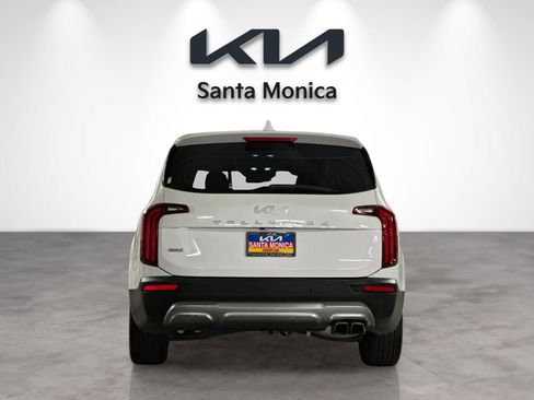 Certified 2022 Kia Telluride EX w/ EX Premium Package AWD/4WD image 5