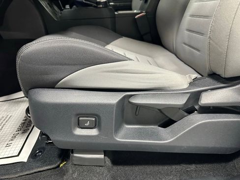 Used 2025 Toyota Tacoma TRD Off-Road image 13