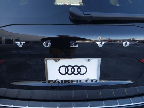 Used 2023 Volvo XC60 T8 Ultimate w/ Climate Package image 9