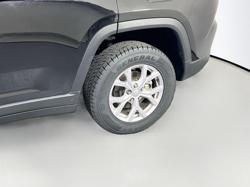 Used 2022 Jeep Grand Cherokee Limited image 28