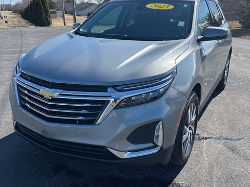 Used 2023 Chevrolet Equinox Premier image 4