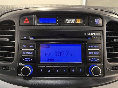 Used 2011 Hyundai Accent GLS image 26