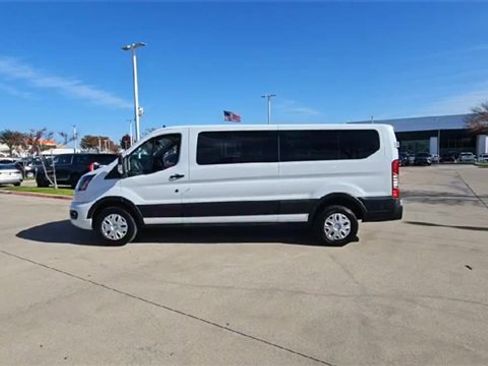 Used 2023 Ford Transit 350 XLT image 3