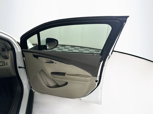 Used 2013 Chevrolet Volt Premium w/ Premium Trim Package FWD image 29