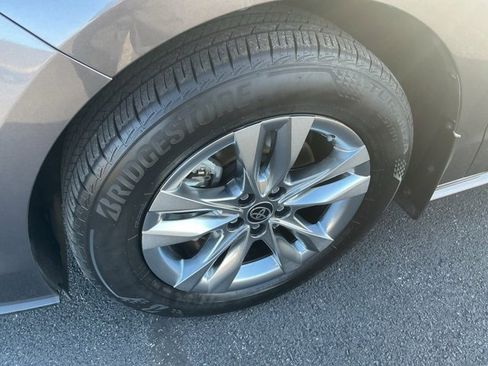 Used 2024 Toyota Sienna XLE image 31