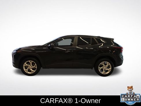 Used 2024 Chevrolet Trax LS w/ LS Convenience Package FWD image 2