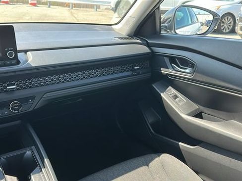 Used 2025 Honda Accord SE image 25