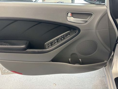 Used 2018 Kia Forte LX FWD image 12
