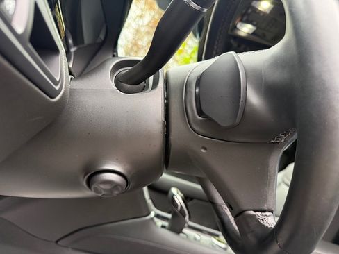 Used 2025 Cadillac XT5 Premium Luxury image 15