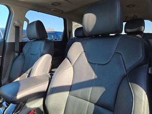 Certified 2025 Kia Telluride EX image 13