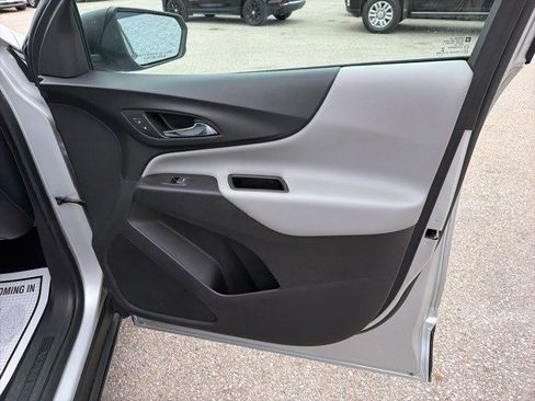 Used 2018 Chevrolet Equinox LS image 17