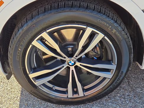 Certified 2026 BMW X7 xDrive40i w/ M Sport Package image 11