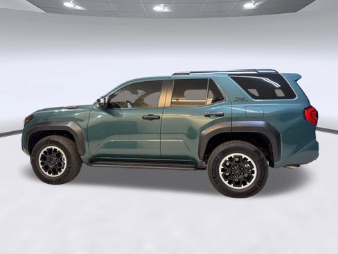 Used 2025 Toyota 4Runner TRD Off-Road Premium AWD/4WD image 2