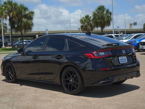 Used 2025 Honda Civic Sport image 4