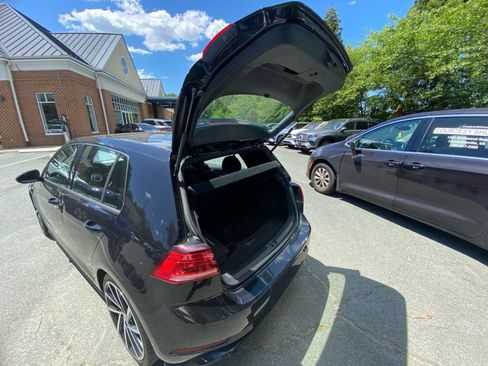 Used 2018 Volkswagen Golf R 4-Door AWD/4WD image 18