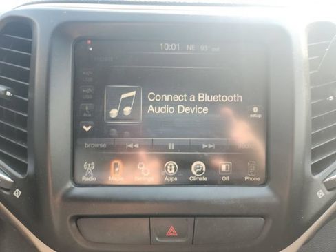 Used 2016 Jeep Cherokee Latitude FWD image 28