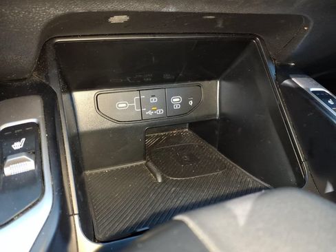 Used 2024 Kia Sorento S FWD image 14