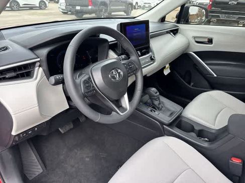 Used 2026 Toyota Corolla Cross LE w/ Moonroof Package image 10