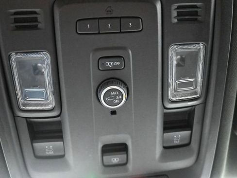 Used 2023 GMC Yukon XL SLT w/ Max Trailering Package AWD/4WD image 34