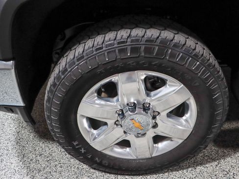 Used 2022 Chevrolet Silverado 2500 LTZ w/ LTZ Plus Package AWD/4WD image 11