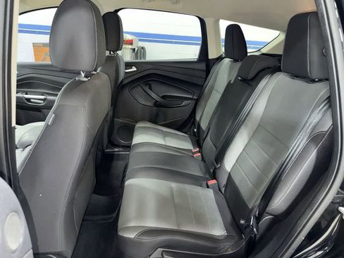 Used 2016 Ford Escape SE w/ Equipment Group 201A AWD/4WD image 17