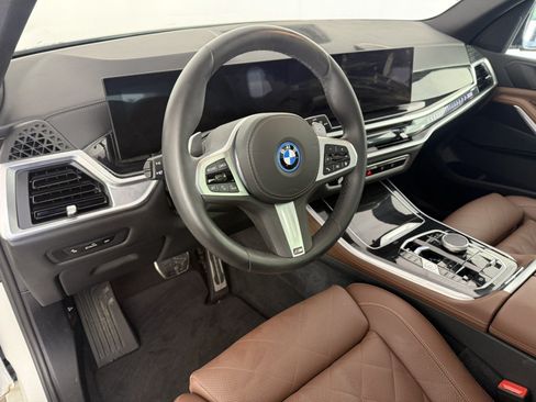 Used 2025 BMW X5 xDrive50e w/ M Sport Package AWD/4WD image 18