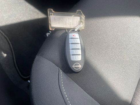 Used 2025 Nissan Altima 2.5 SV image 21