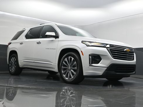 Used 2023 Chevrolet Traverse Premier AWD/4WD image 47