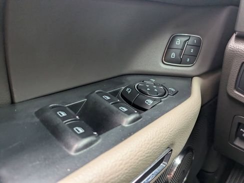 Used 2021 Ford Expedition XLT image 26