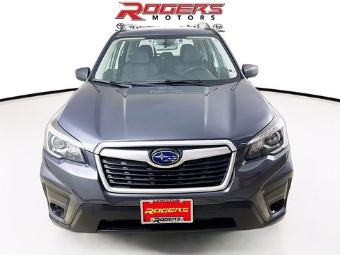 Used 2020 Subaru Forester Premium image 2