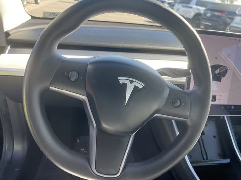 Used 2020 Tesla Model 3 Long Range image 16