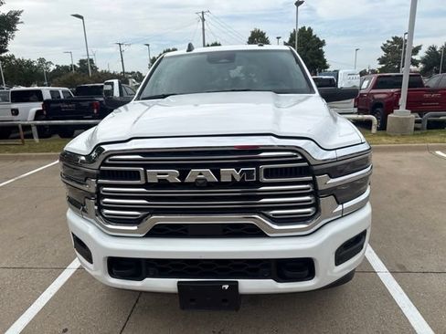 Used 2025 RAM 2500 Laramie AWD/4WD image 3