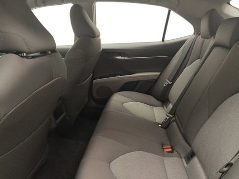 Used 2018 Toyota Camry LE image 18