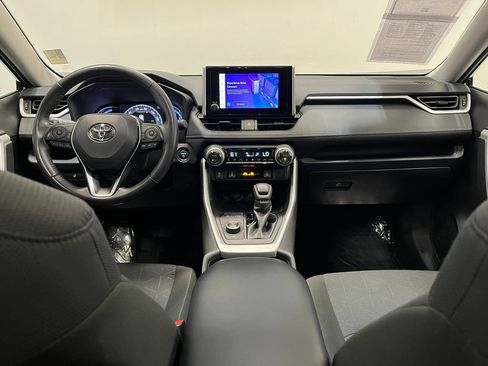 Used 2025 Toyota RAV4 XLE w/ Convenience Package AWD/4WD image 17