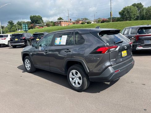 Used 2024 Toyota RAV4 LE AWD/4WD image 5