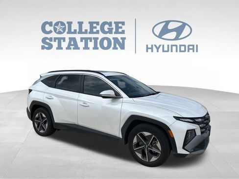 Used 2025 Hyundai Tucson SEL FWD image 4