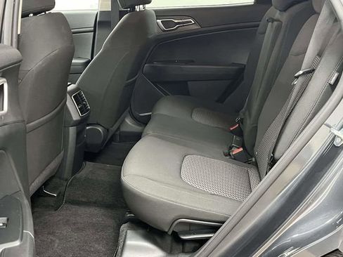 Used 2024 Kia Sportage LX image 17