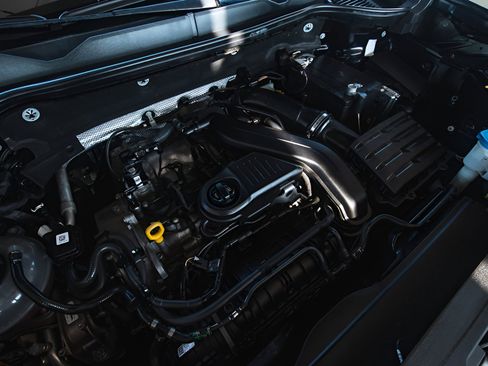 Used 2022 Volkswagen Taos SE image 38