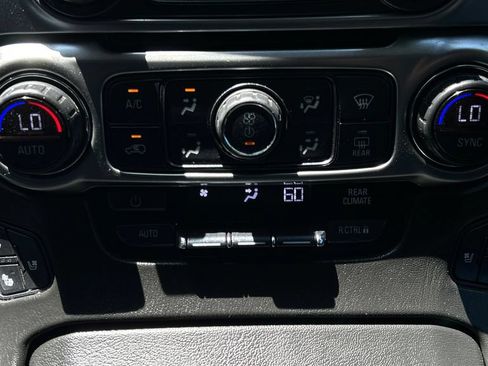 Used 2018 Chevrolet Tahoe Premier AWD/4WD image 31