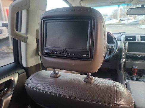 Used 2011 Lexus GX 460 w/ Comfort Plus Pkg AWD/4WD image 22