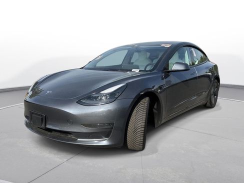 Used 2023 Tesla Model 3 Standard Range RWD image 2