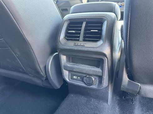 Used 2022 Volkswagen Tiguan SE AWD/4WD image 14