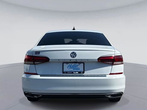 Used 2022 Volkswagen Passat 2.0T SE FWD image 5