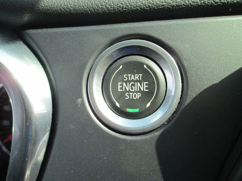 Used 2019 Chevrolet Blazer LT FWD image 25